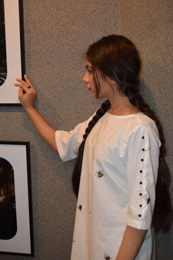 Elegant White Cotton Bee Embroidered Tunic - Image 2